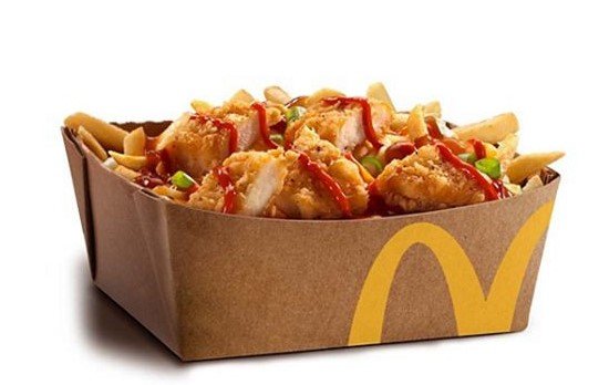 Spicy Buffalo Chicken Poutine (Québec)